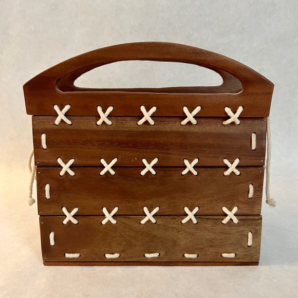 ANTHROPOLOGIE / GUADALUPE DESIGN Moira Wood Paneled Tote Bag - Picture 4 of 9